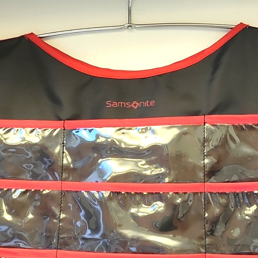 Samsonite Foldable Jewlery Traveler, Black Red color